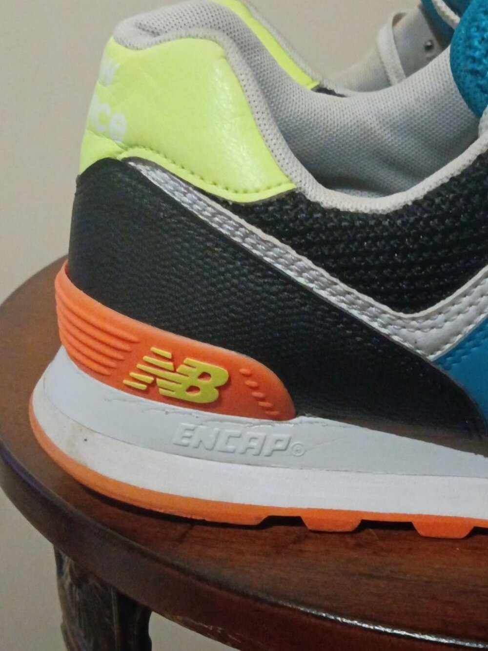 New Balance 574 women's US size 10 (blue, black, yellow, orange) - Picture 4 of 15